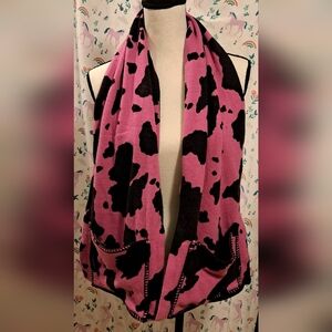 Vintage Y2K Danielle Meucci Pink Cow Print Wool Blend Casual Scarf w/ Pockets